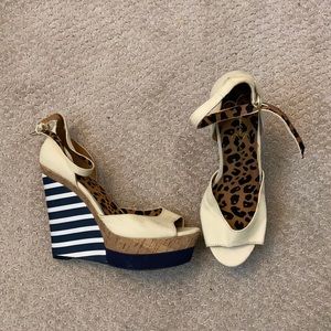 Jessic Simpson, platform wedge